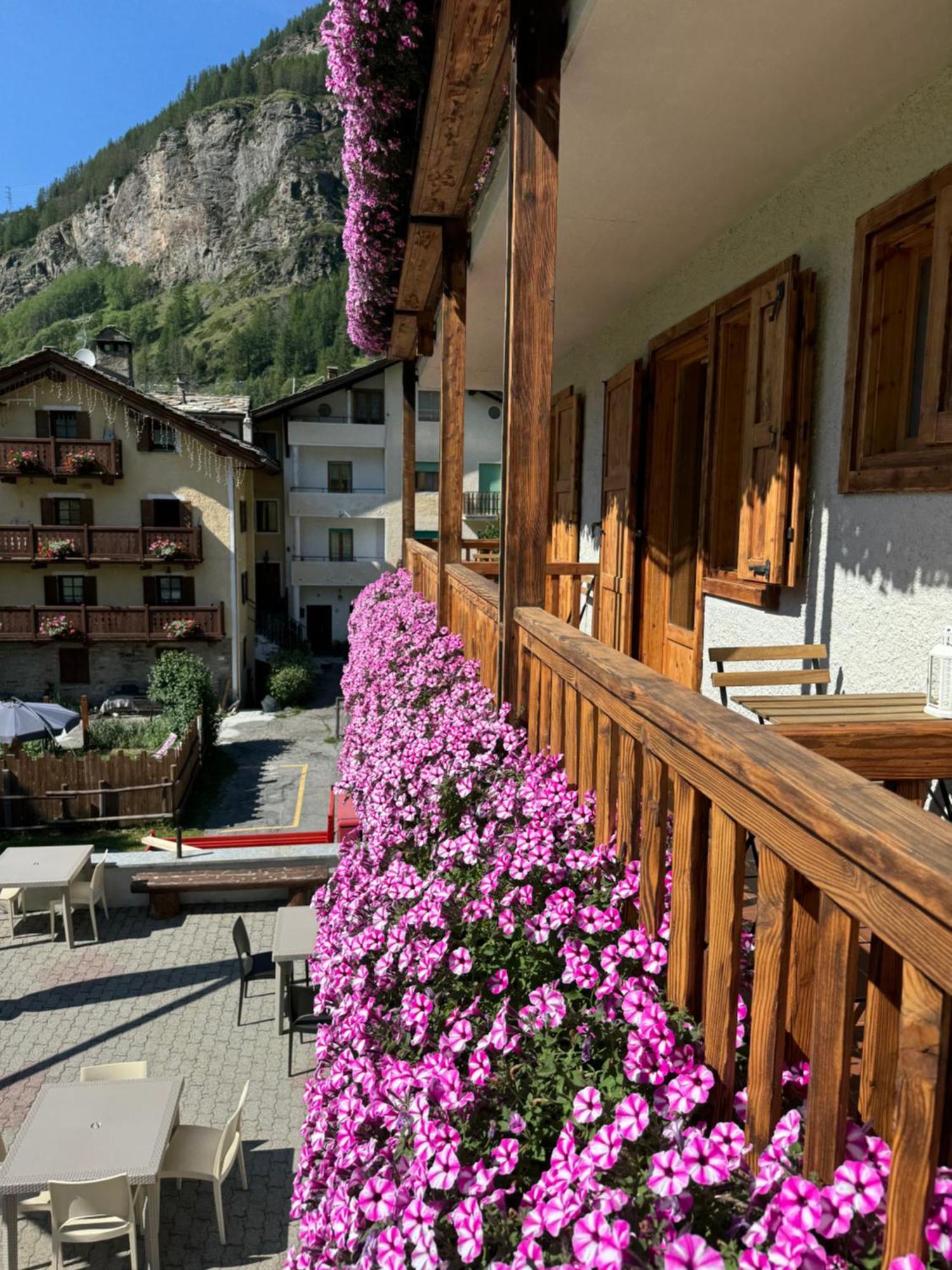 Hotel Ondezana Cogne Buitenkant foto